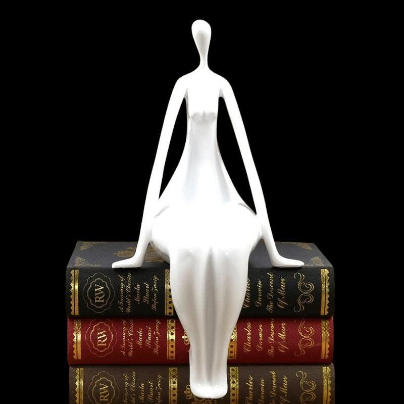 Curvy Woman Statue <br/> Design 37 cm