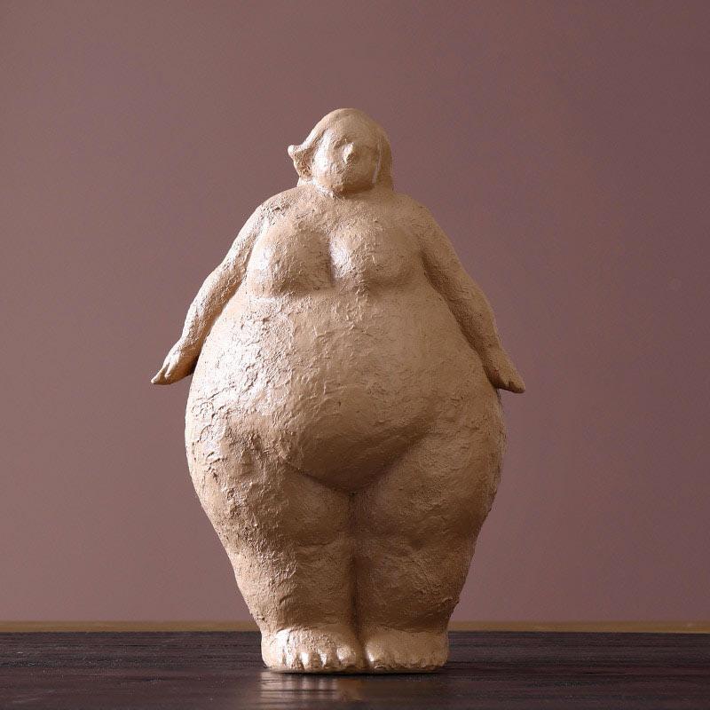 Curvy Woman Statue <br/> Clay 18 / 27 cm