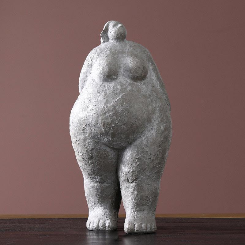 Curvy Woman Statue <br/> Clay 18 / 27 cm