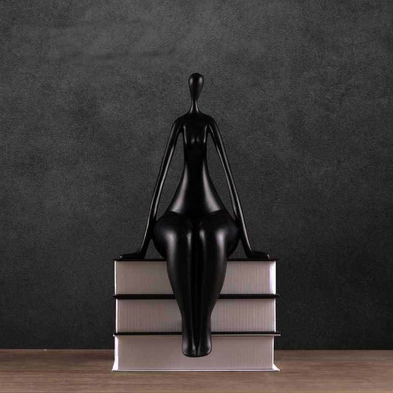 Curvy Woman Statue <br/> Design 37 cm