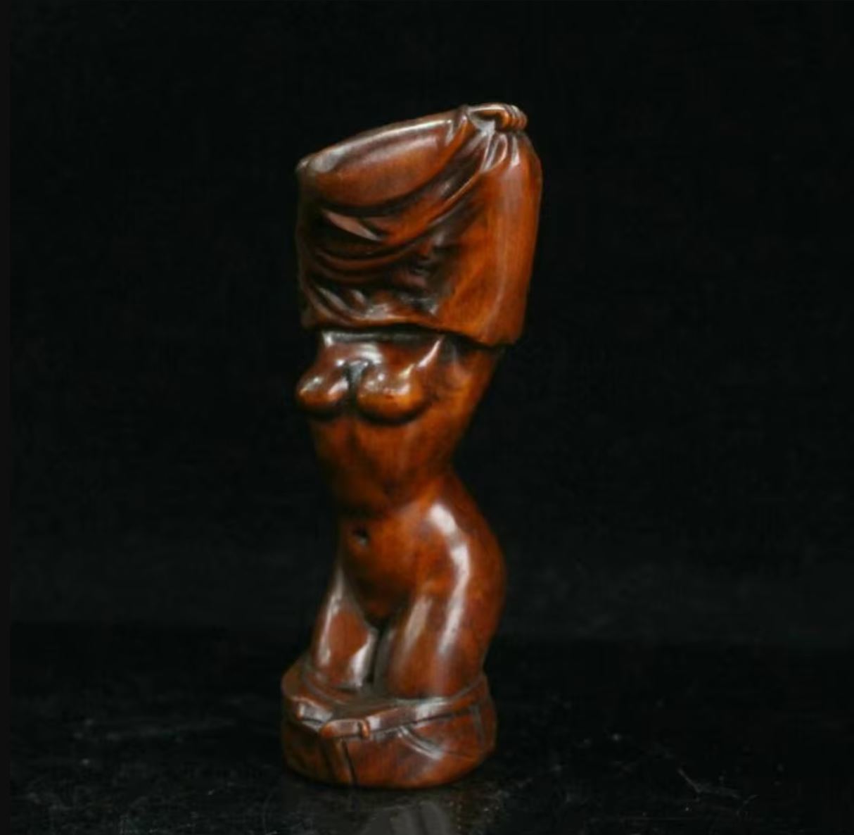 Nude Woman Statue in Wood 9 cm