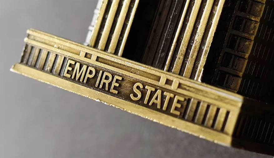 Empire State Building Statue in Metal 22 cm