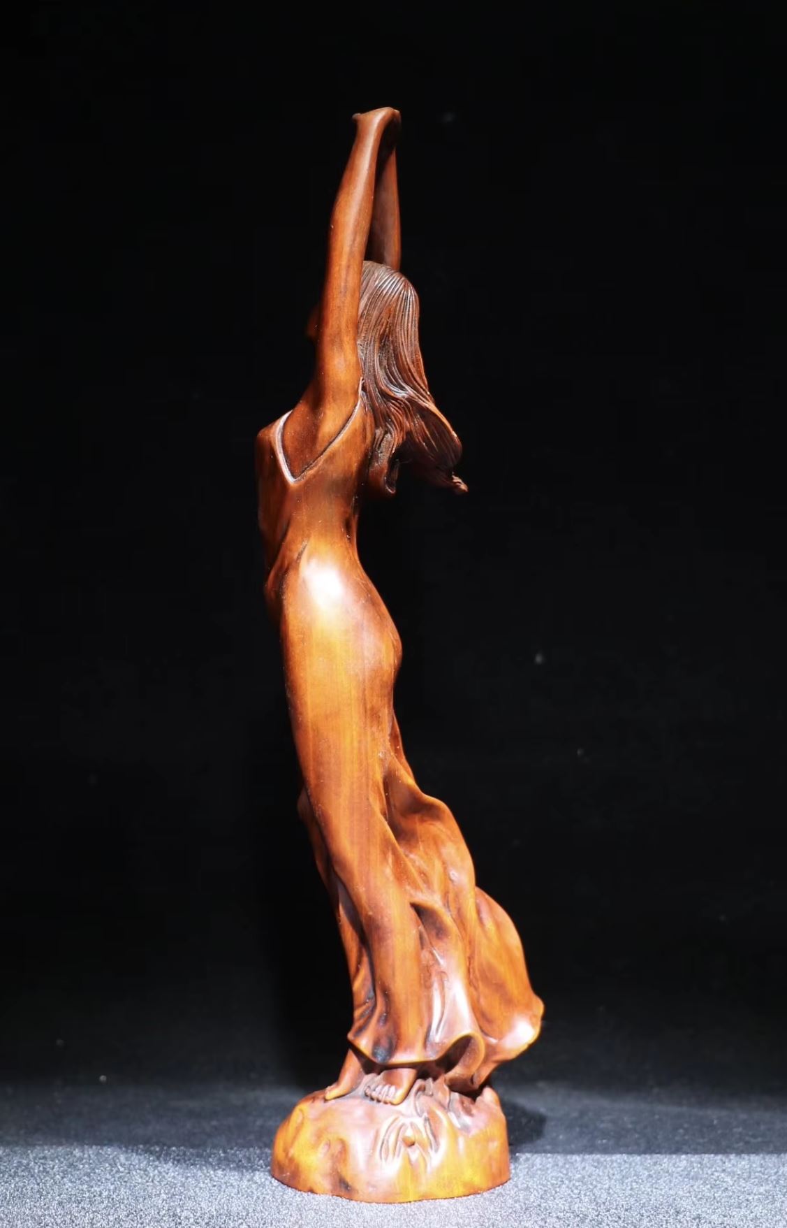 Woman Statue in Wood 23 cm