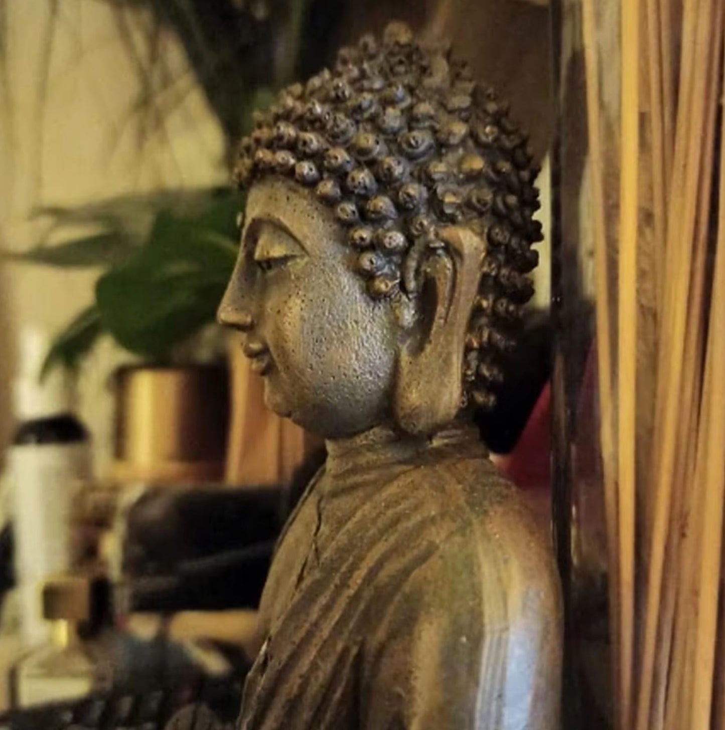 Indoor/Outdoor Buddha Statue with LED 21 cm