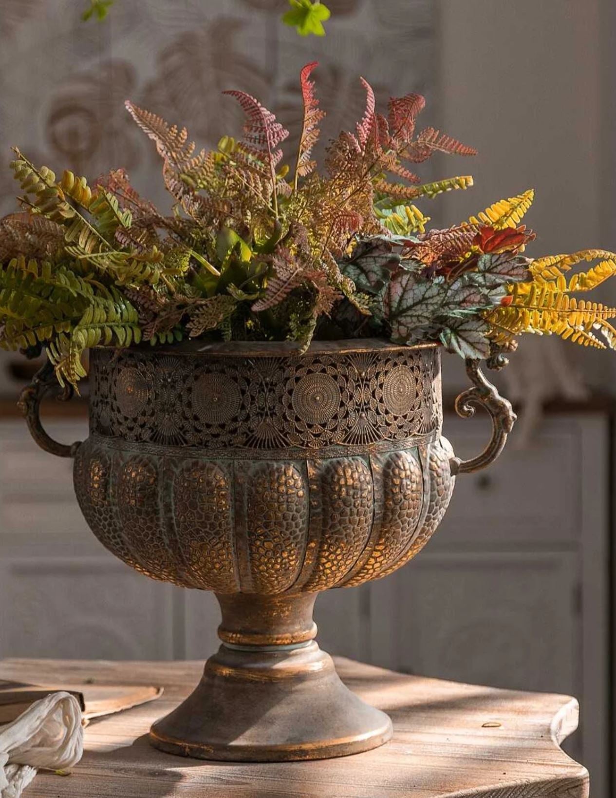 Antique Vase in Iron 36 cm