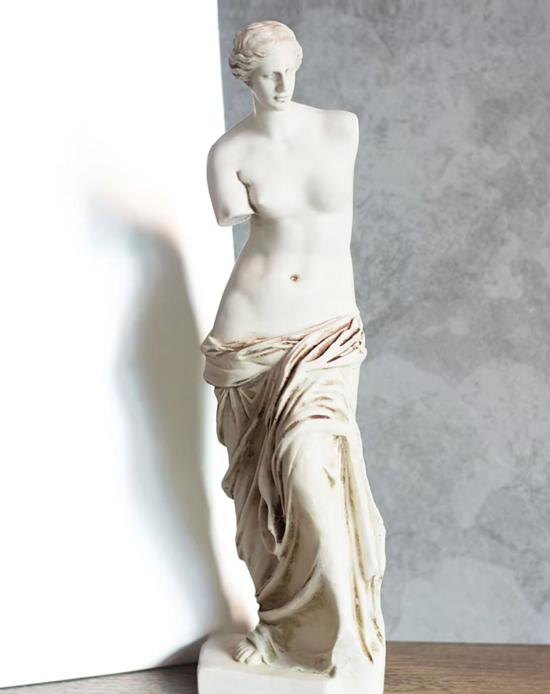 Venus de Milo Statue in Resin 29 cm